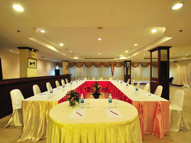 Thipurai City Hotel